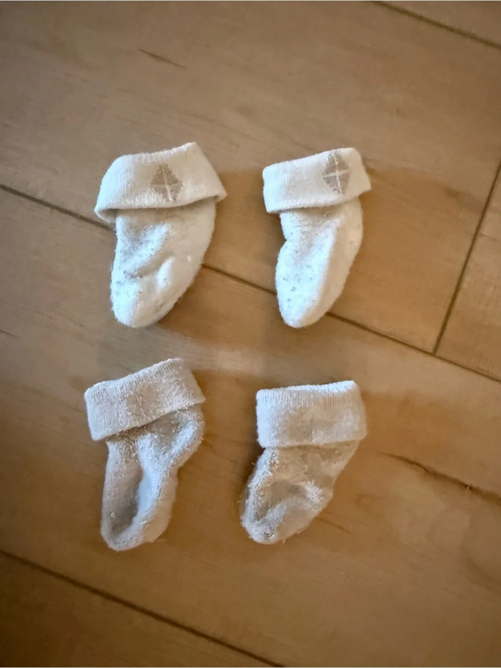 Kyte Baby Bamboo Socks 2 Pack White Beige 0-3 Months